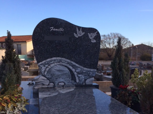 Monuments avec décor personnalisé